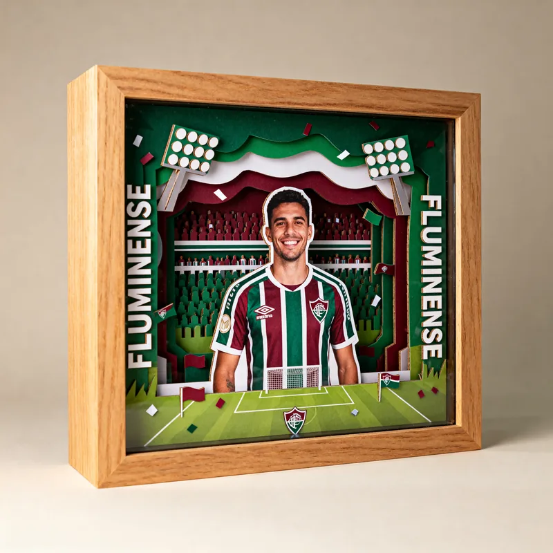Ideia de quadro 3D de time de futebol com jogador de camisa tricolor, estádio e o nome Fluminense nas laterais